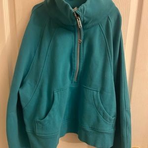 Lululemon size xs/s oversized scuba funnel neck